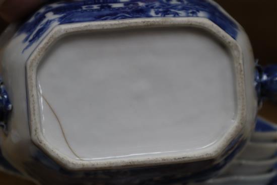 Four Chinese blue and white leaf-shaped plates, three matching rectangular serving dishes and a sauce tureen and cover (faults)